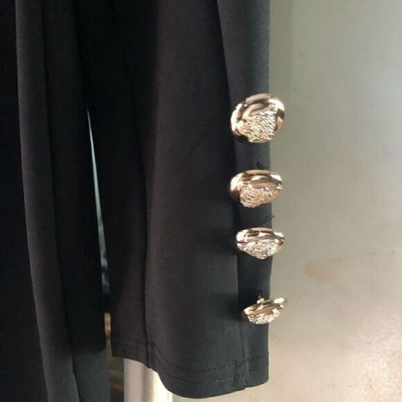 Black long sleeve button dress. - Picture 6 of 6
